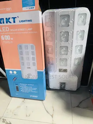 AKT 600W Solar Street Light