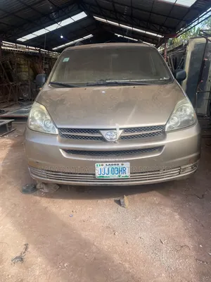2006 Toyota Sienna LE FWD Gold