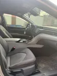 Toyota Camry 2018 Silver - 4