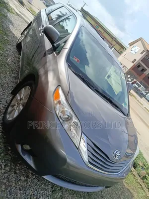 Toyota Sienna 2011 Grey