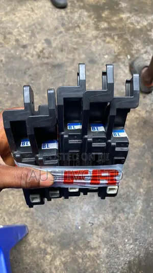 Car AC Amplifier na Toyota Camry (2012-2016)