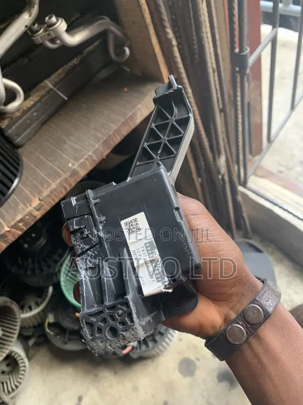 AC Amplifier Panel for Toyota Corolla 2014 - 1