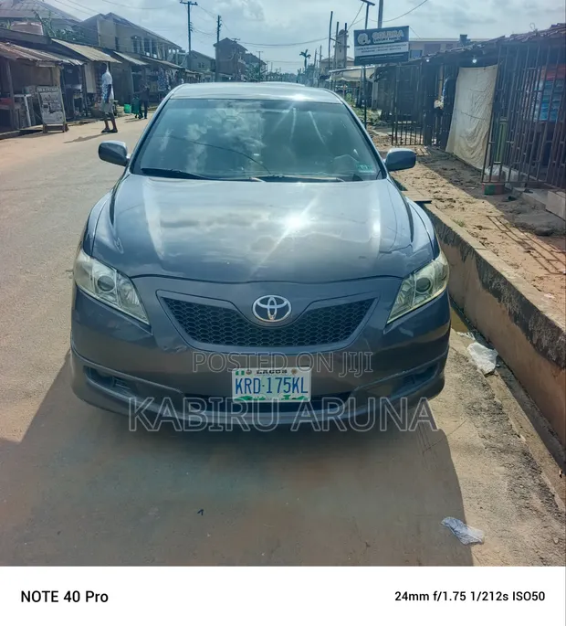 Toyota Camry 2008 Grey - 1