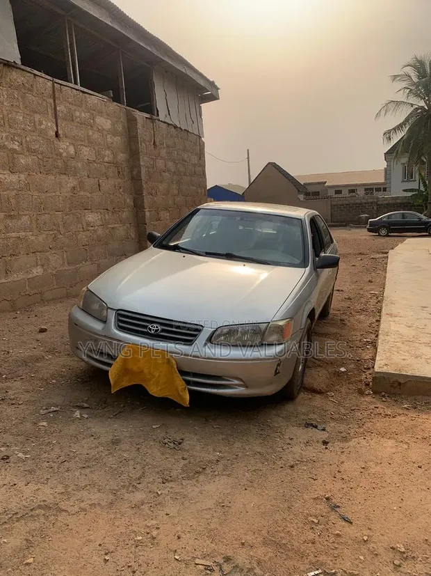 Toyota Camry 2001 Silver - 1