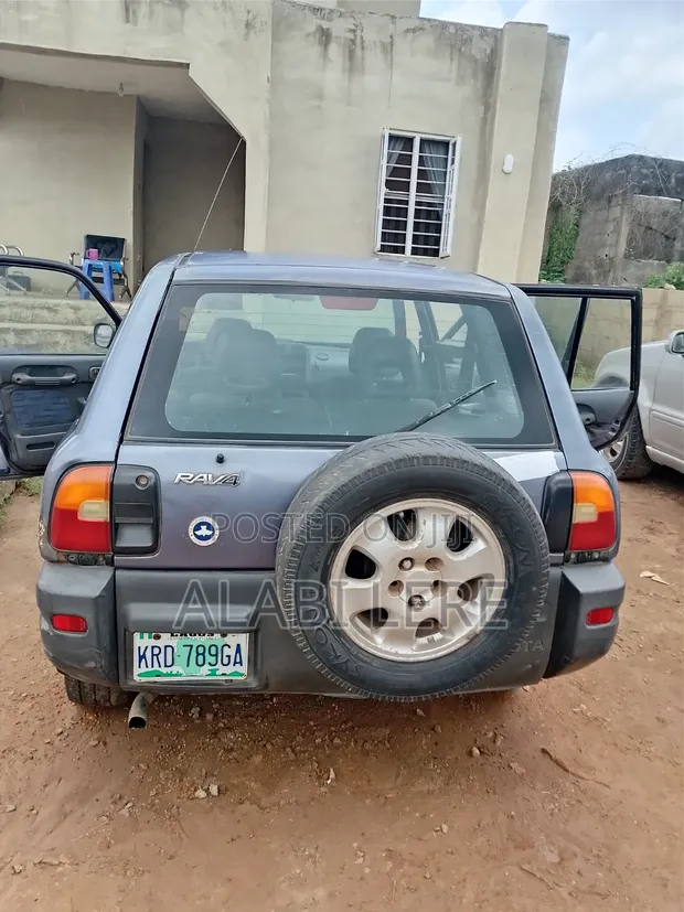 Toyota RAV4 2000 Gray SUV - 1