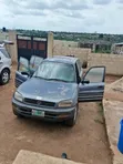 Toyota RAV4 2000 Gray SUV - 2
