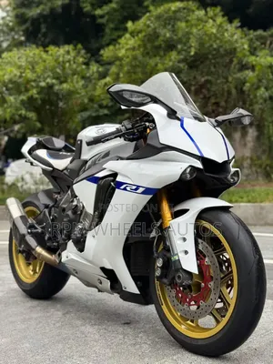 Yamaha R1 2016 Sport Bike - White