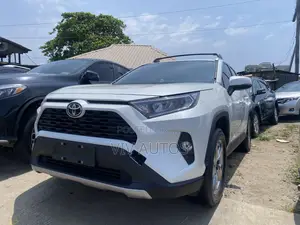 2021 Toyota RAV4 Limited White