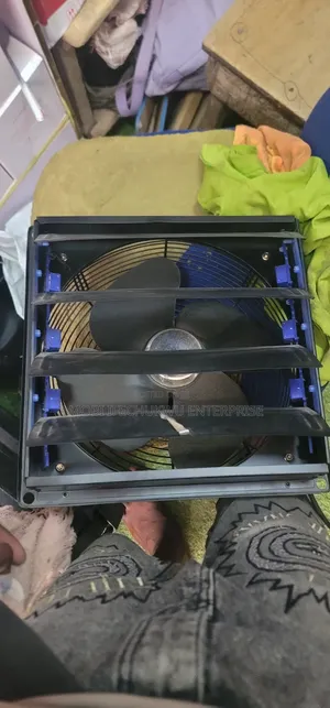 Fan Mai Cirewa Mai Girman 14-Inch Tare da Louvers