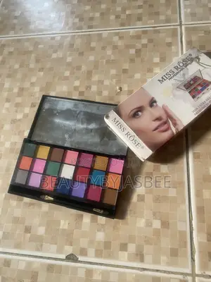 Eyeshadow Palette don Amfani Kullum da Kyau