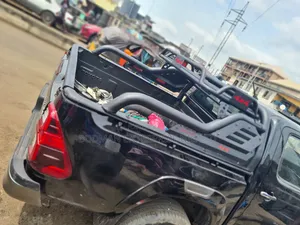 Rugged Off-Road Bar for Toyota Hilux & Pickup Trucks