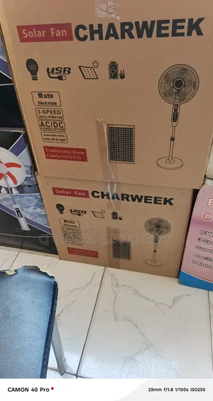 Sabon Charweek 16" Fan Mai Amfani da Hasken Rana Mai Sake Caji
