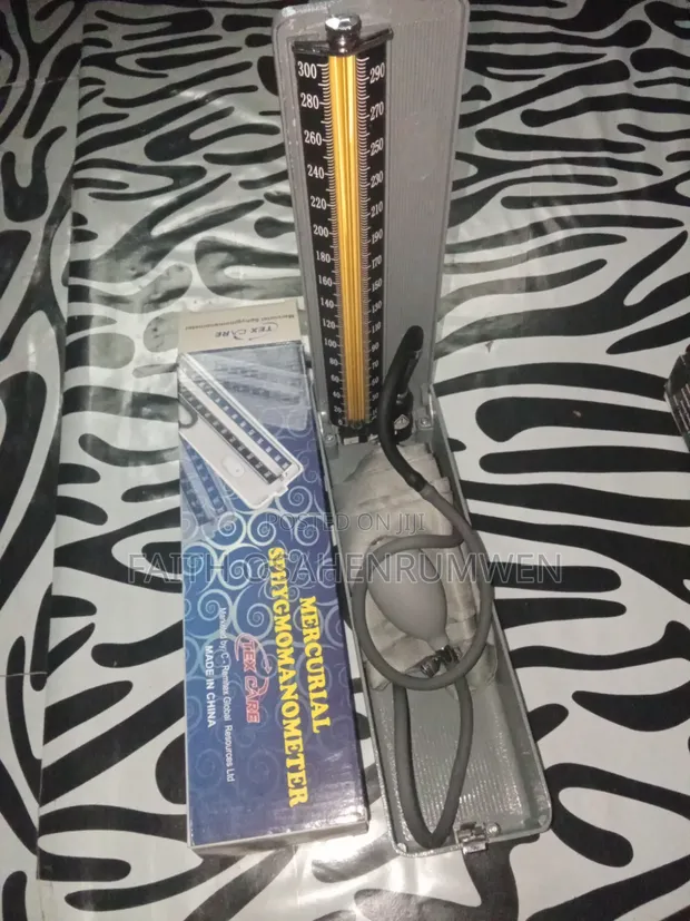 Mercury Sphygmomanometer with Stethoscope - 1
