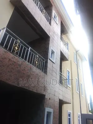 2-Bedroom Block of Flats don haya, Trans Ekulu, Enugu