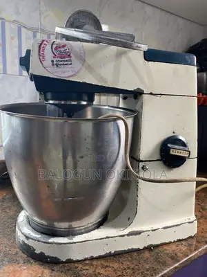 Kenwood Stand Mixer 7LT Na A Yi Amfani Dashi