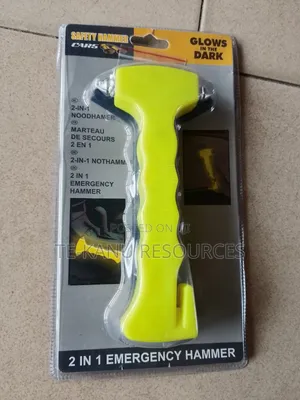 2-in-1 Emergency Car Safety Hammer