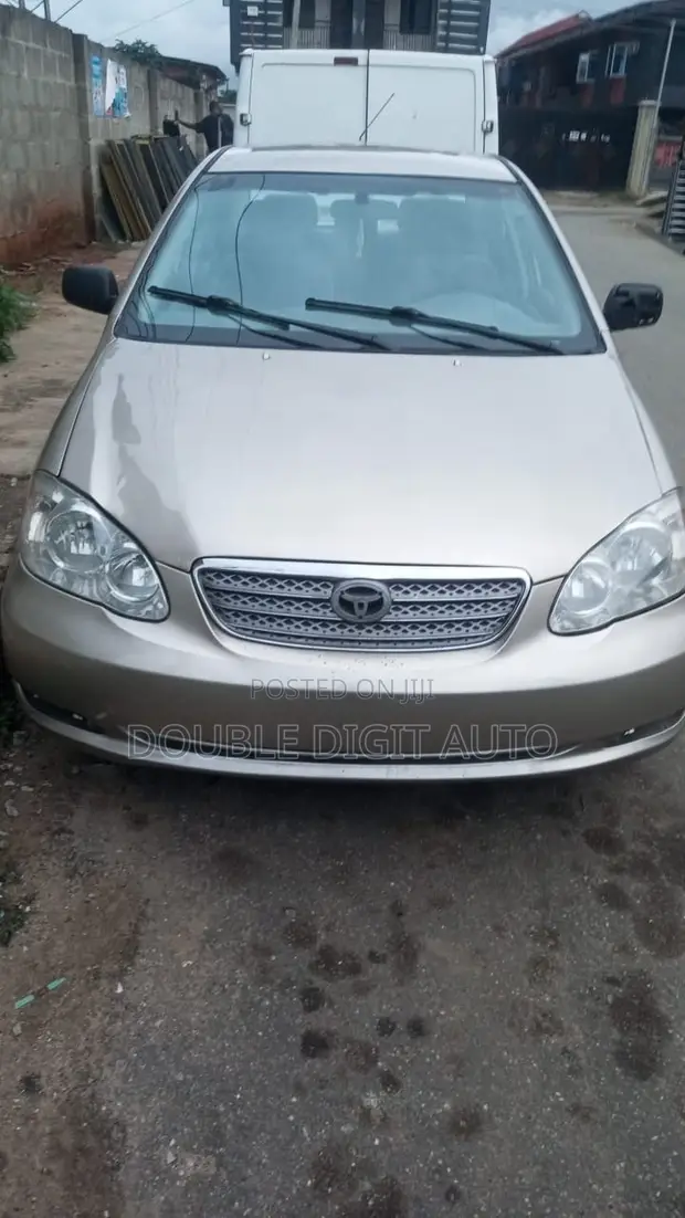 Toyota Corolla 2007 Silver - 1