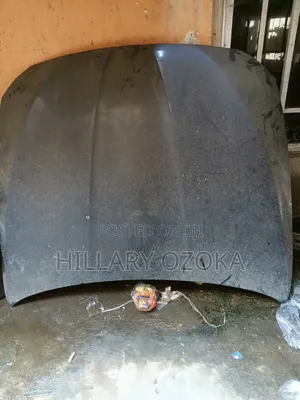 Gaban Bonnet na Toyota Camry