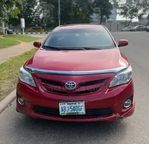 Toyota Corolla LE Sedan ta 2012