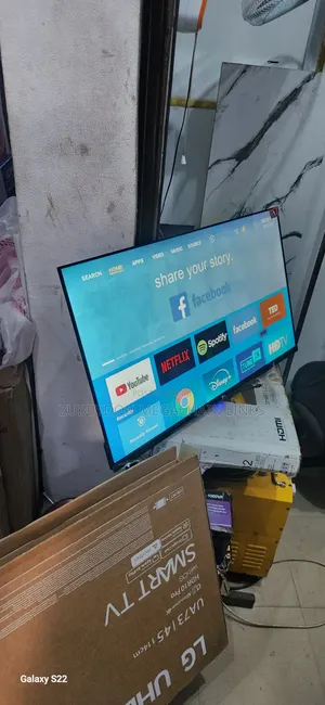 LG 45-inch LED Smart TV (UA73)