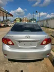 Toyota Corolla 2010 Silver - 1