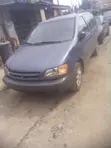 Toyota Sienna 2000 Grey - 3