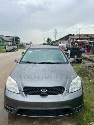 Toyota Matrix XR Hatchback AWD ta 2004