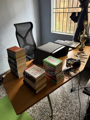 Urgent Sale: Vava Furniture Hexagonal Office Table (Seats 8)