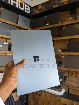Microsoft Surface Laptop 3 14" Intel Core i5 8GB RAM 256GB SSD
