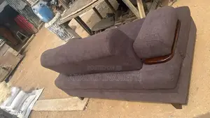 Sallamar Rarraba: Set na kujeru (3, 2, 1 seater)