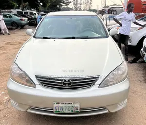 Toyota Camry LE 2005 Silver
