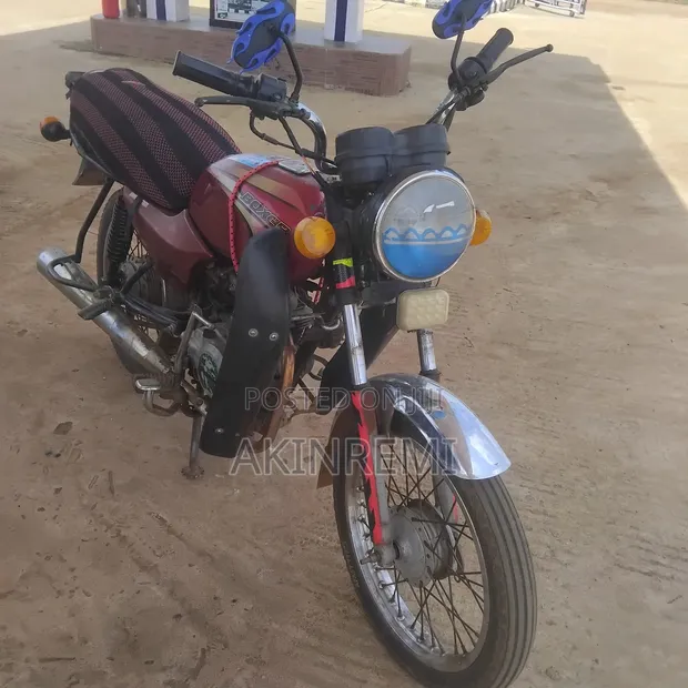 Bajaj Boxer 100 2012 Red - 1