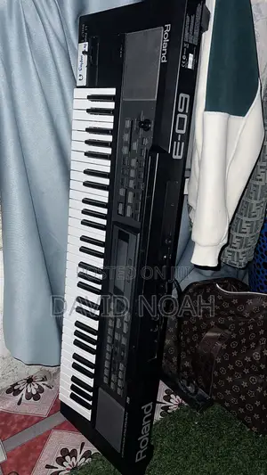 Roland E09 Electronic Keyboard