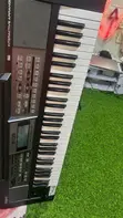 Roland E09 Electronic Keyboard - 2
