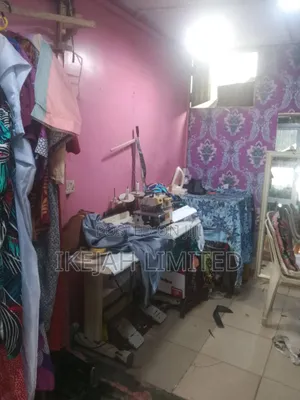 Babban Shago Don Siyarwa A Ifako-Ogba