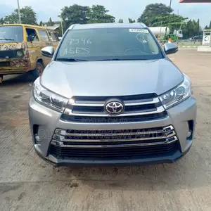 2014 Toyota Highlander XLE AWD (Foreign Used)