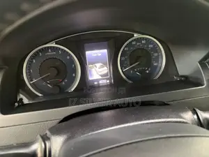 2016 Toyota Camry XLE V6 Silver - Wadda Aka Shigo Da Shi