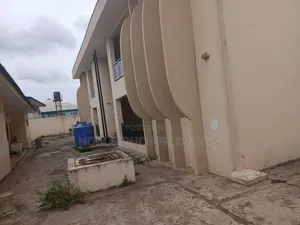 Gidaje 10 masu dakuna don haya a Egbeda, Legas