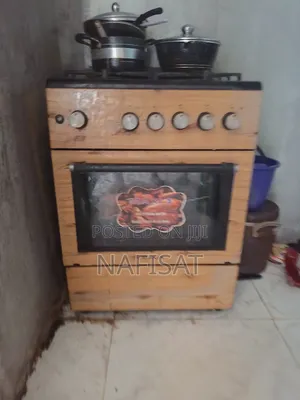 Maxi 3-Burner Gas Cooker with Hot Plate