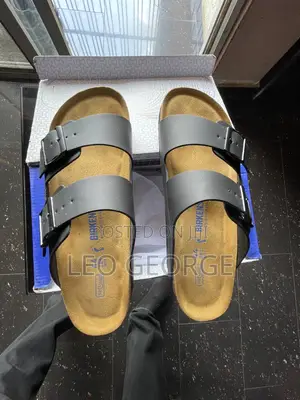 Arizona Birkenstock Sandals - Black Leather