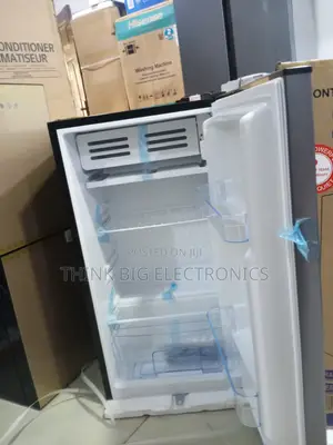 Royal Firijin Ƙofar Ɗaya Mai Girman 105L