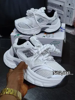 Trendy Nike Canvas Sneakers - All Sizes Available