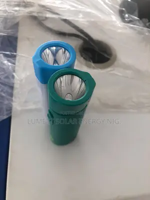 Fitilar Torch LED Karama Mai Hannun-ka-ka-ka don Tafiya