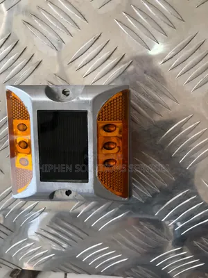 High-Visibility Reflective Road Stud for Traffic Control