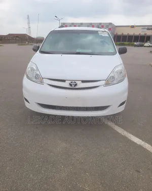 Toyota Sienna LE 2008 Fari