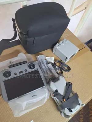 DJI Mini 4 Pro Fly More Combo