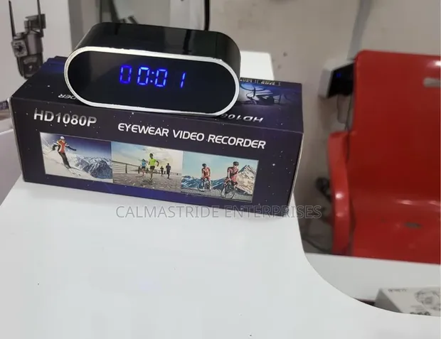 4K HD Spy Clock Camera with Motion Tracking - 1