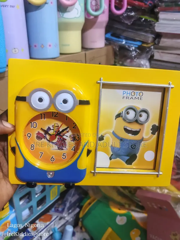 2-in-1 Clock and Photo Frame - 1
