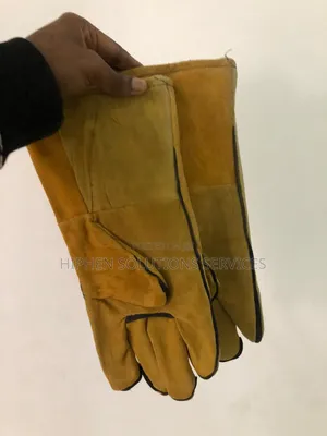 Gloves masu Kari Sosai Daga Sinadarai