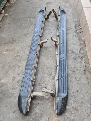 Gobarar Hilux & Tacoma Step Bars